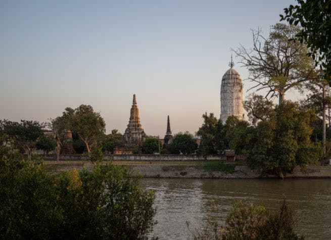 Culture thaïlandaise, éléphants et plage tropicale