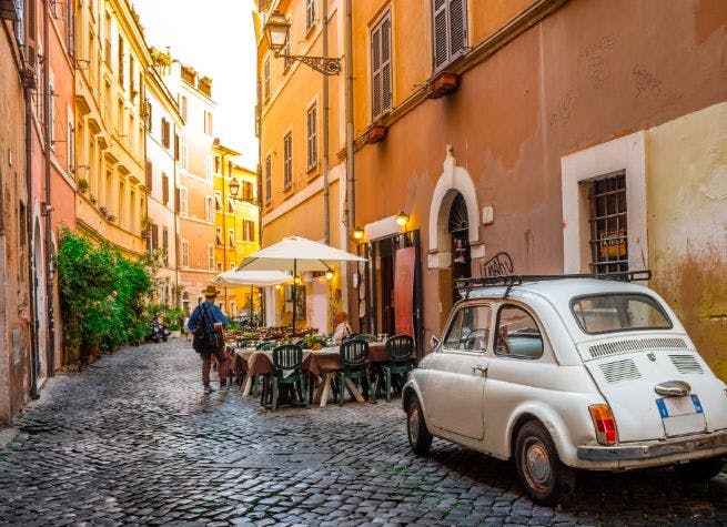 Exploration de l'Italie : Colisée, Ferrari et Venise