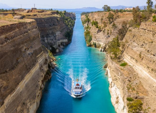 La Grèce continentale et l'île de Santorin en profondeur